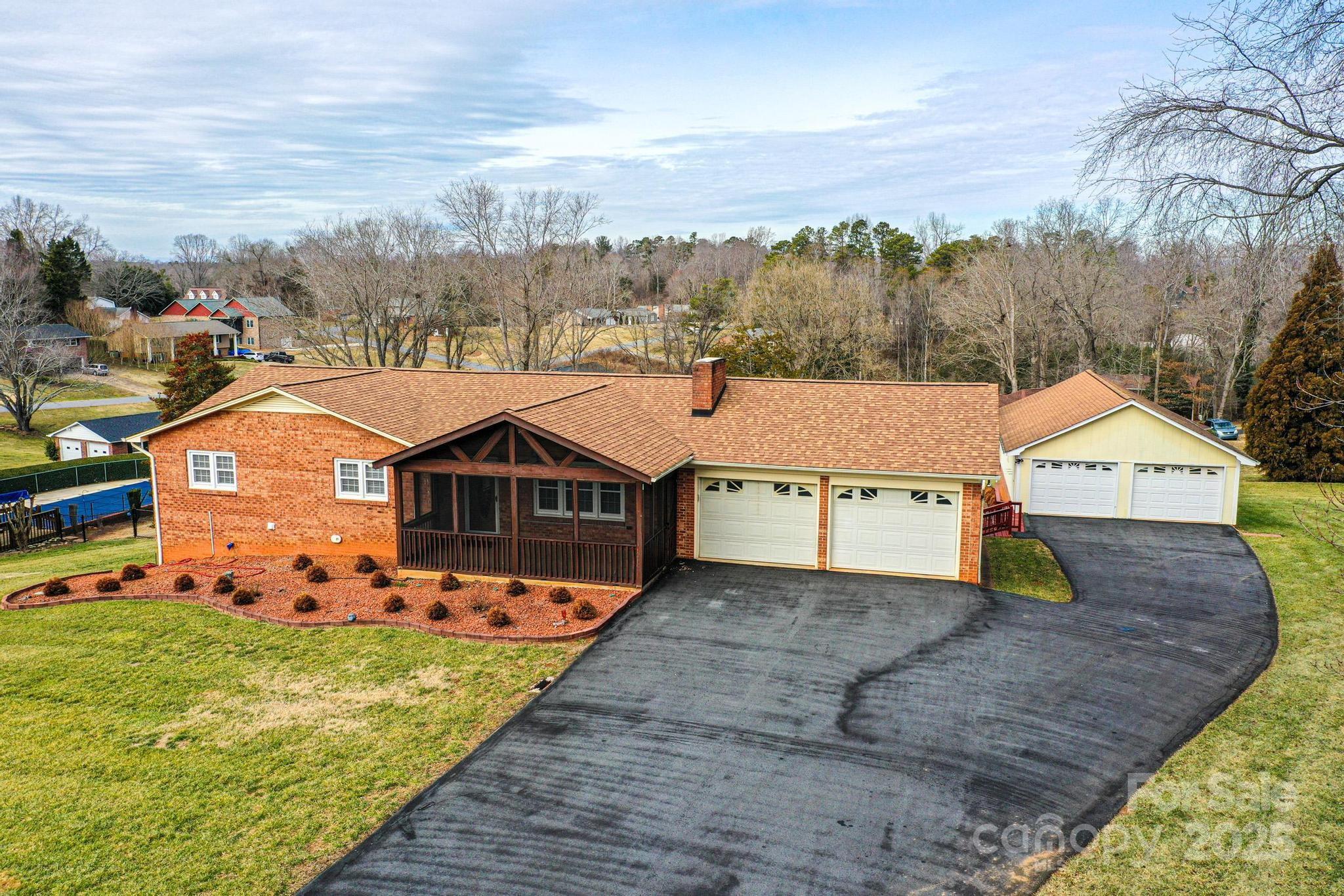 5513 Suttlemyre Lane Hickory NC 28601