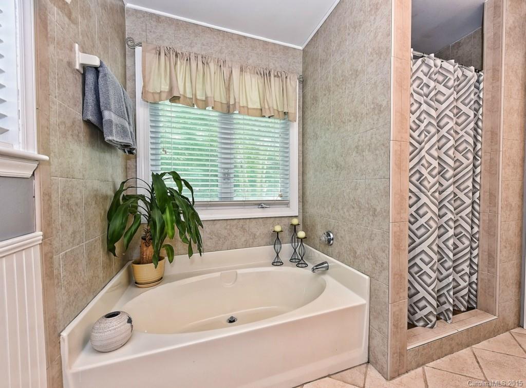 11233 Snapfinger Drive Charlotte NC 28277