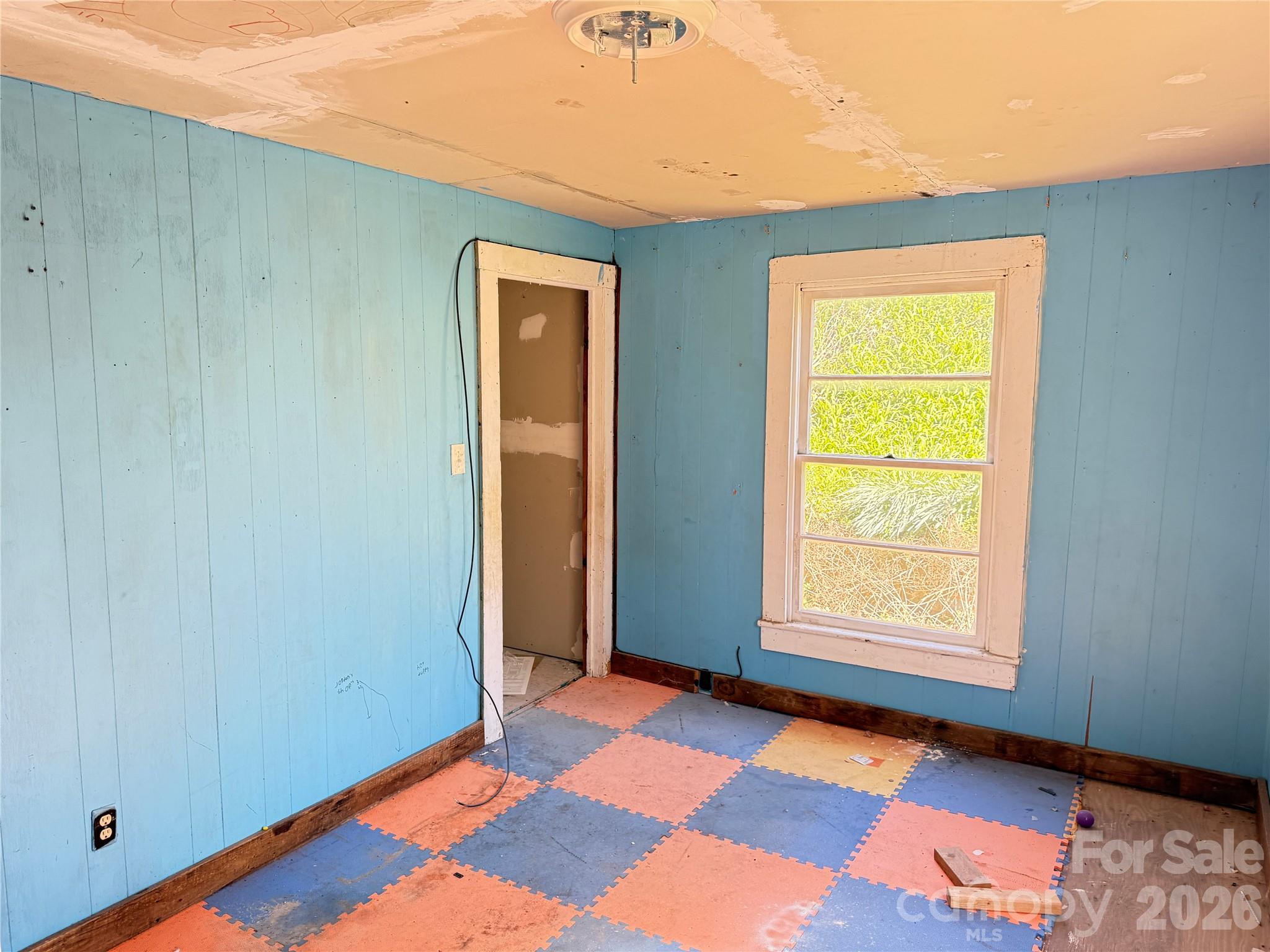 100 Hickory Street Rhodhiss NC 28667