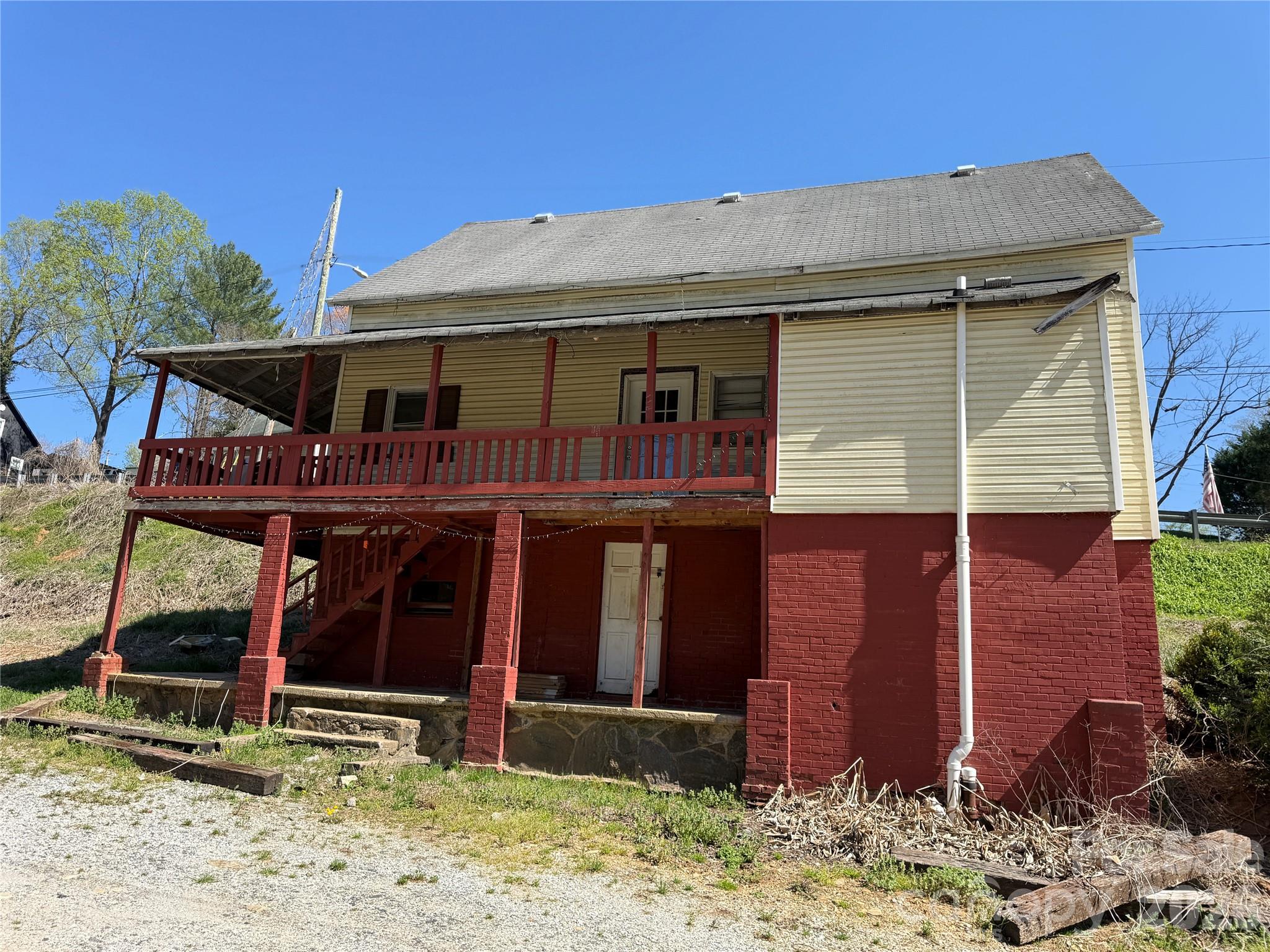 100 Hickory Street Rhodhiss NC 28667