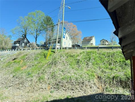100 Hickory Street Rhodhiss NC 28667
