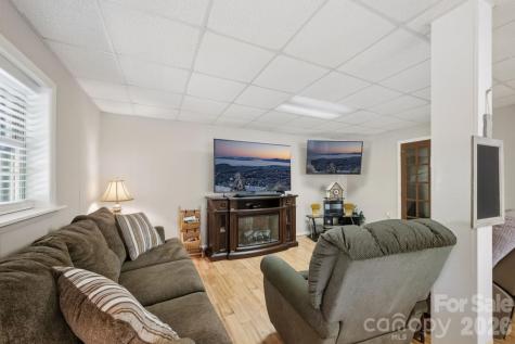 806 Dogwood Drive Boone NC 28607