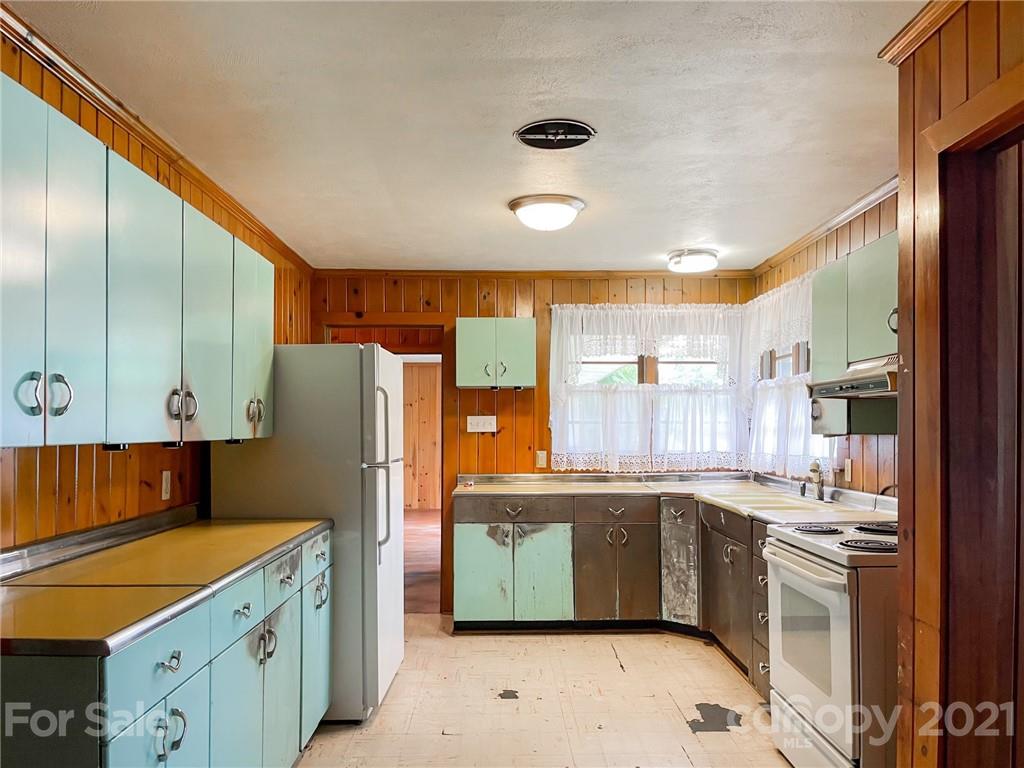 210 Hawthorne Drive Brevard NC 28712