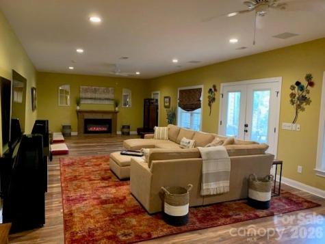164 Saddle Ridge West End NC 27376