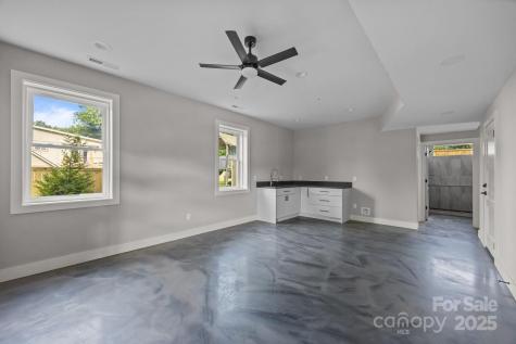 34 Woodrow Avenue Asheville NC 28801