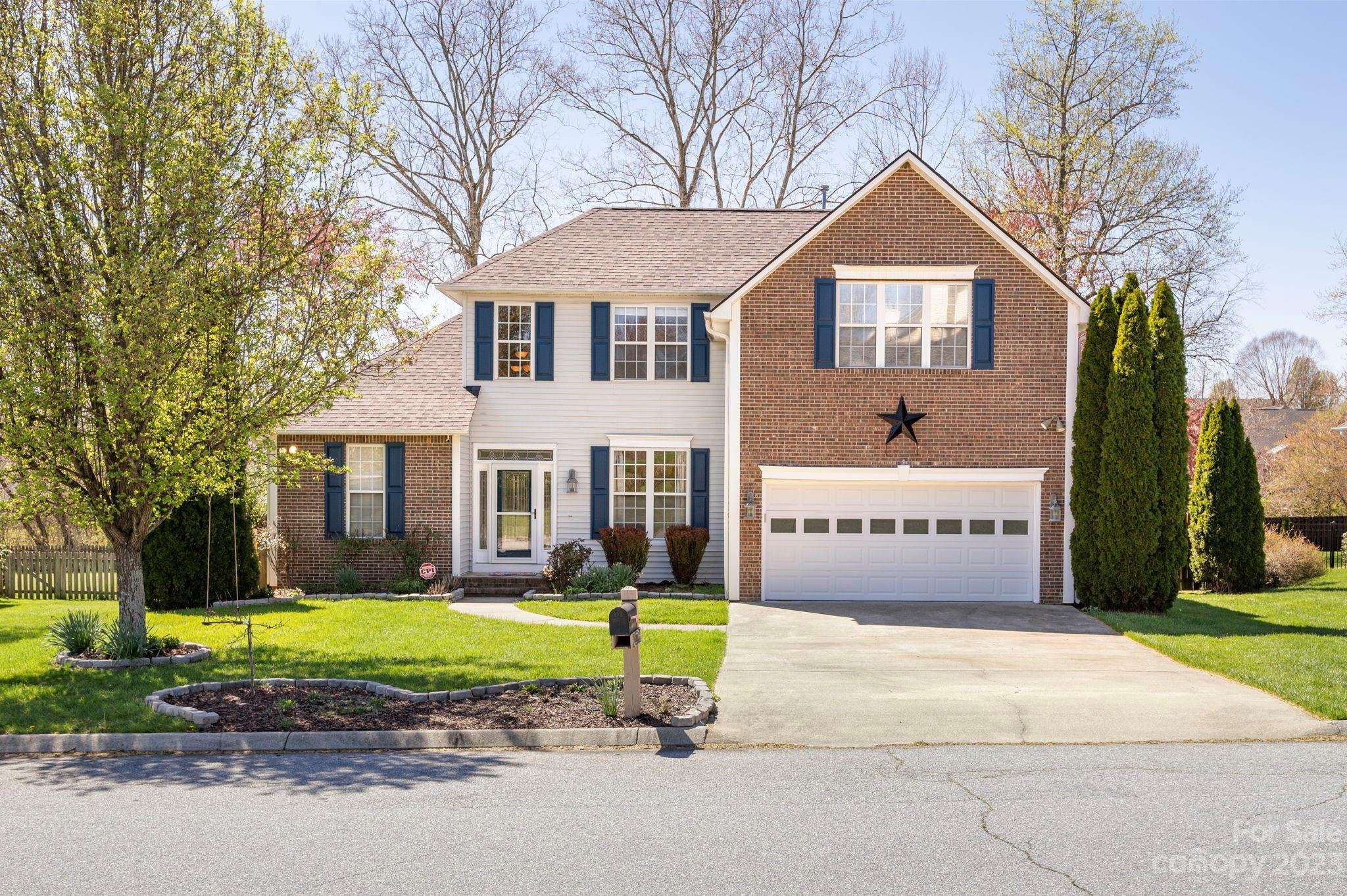 202 Walnut Crest Road Fletcher NC 28732