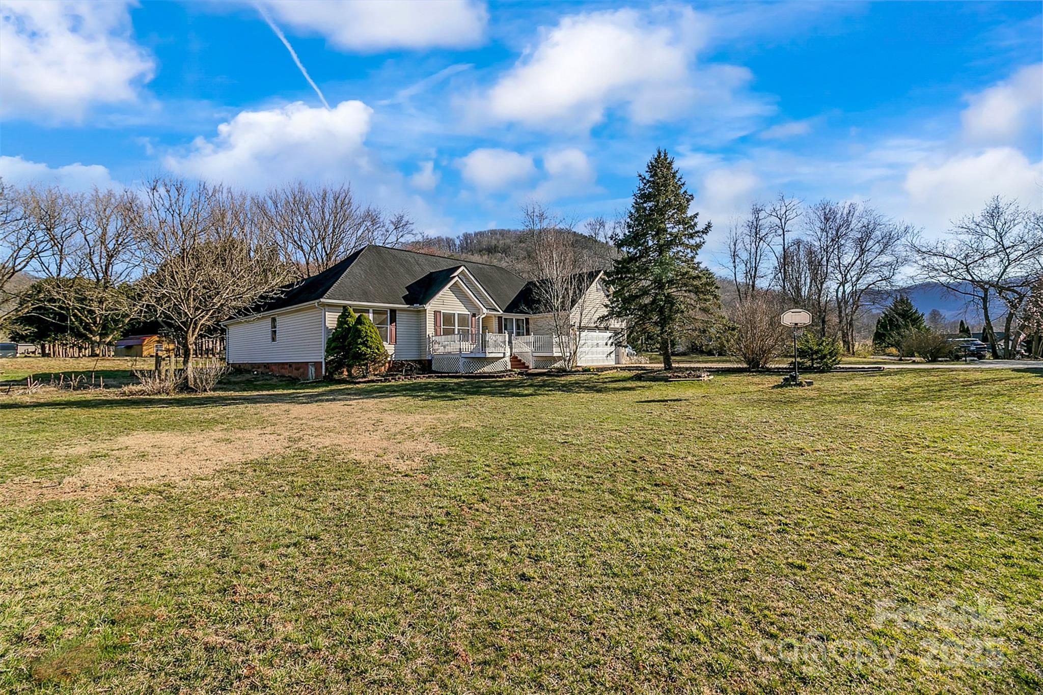 10 Lavender Lane Candler NC 28715