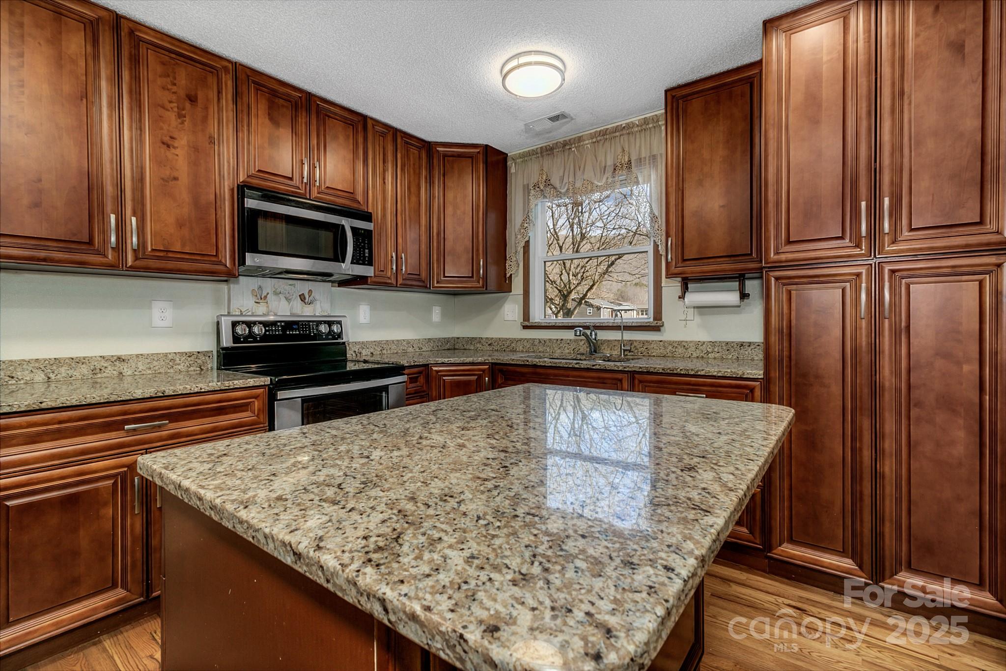 10 Lavender Lane Candler NC 28715