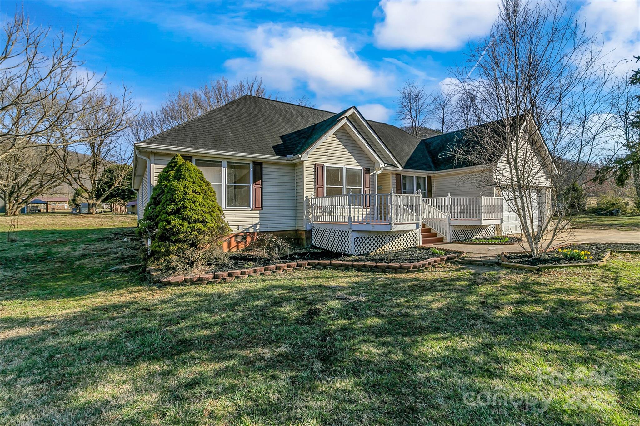 10 Lavender Lane Candler NC 28715