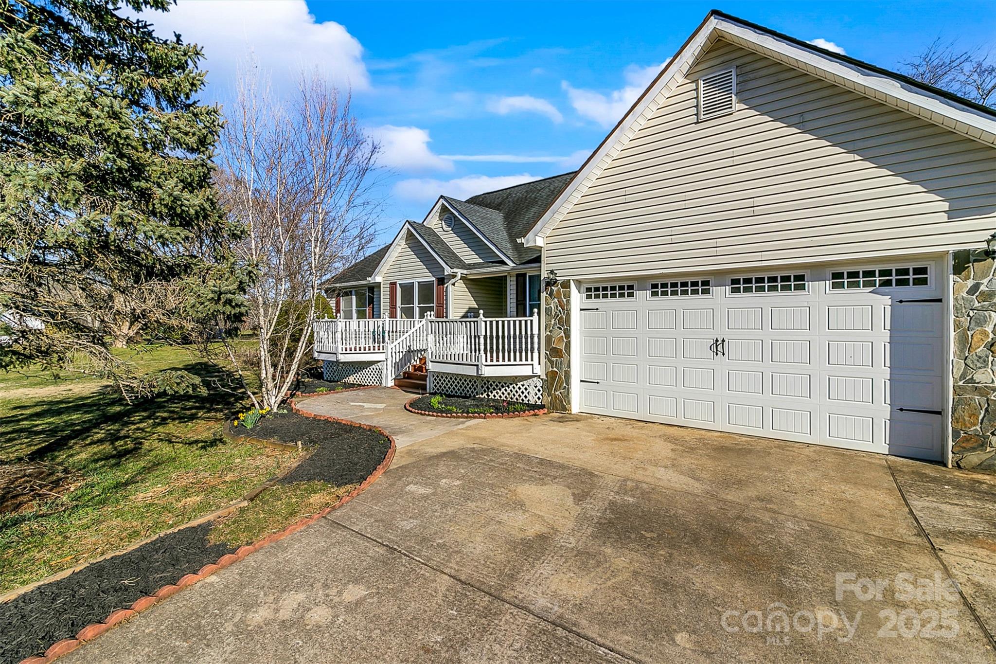 10 Lavender Lane Candler NC 28715