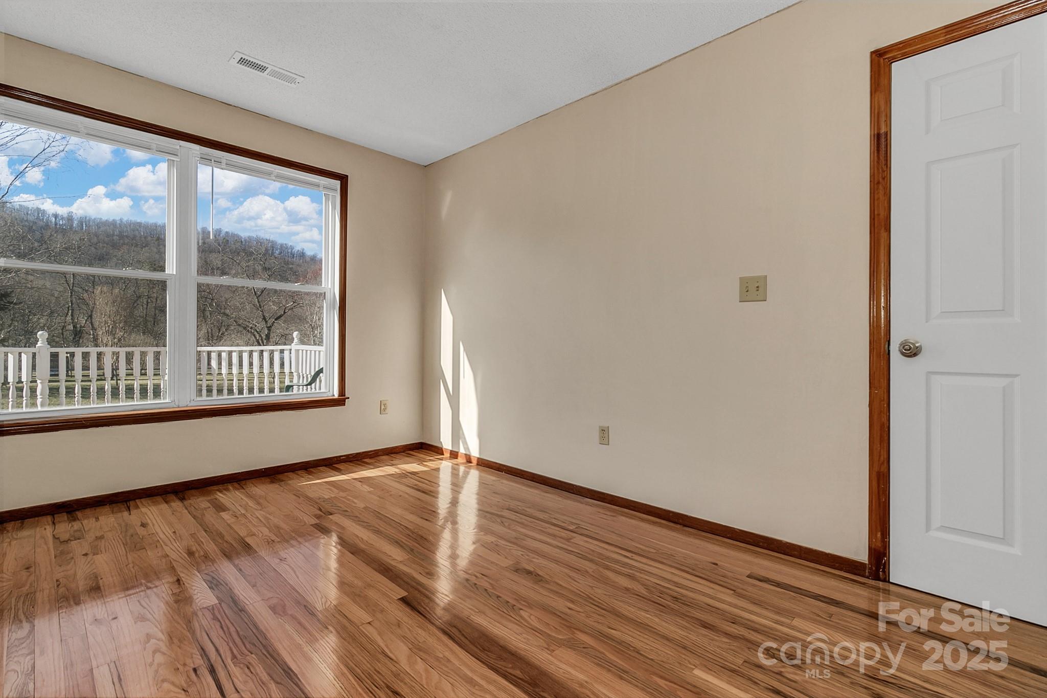 10 Lavender Lane Candler NC 28715