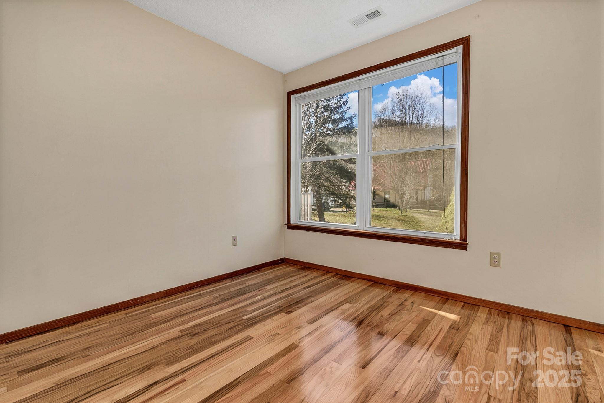 10 Lavender Lane Candler NC 28715