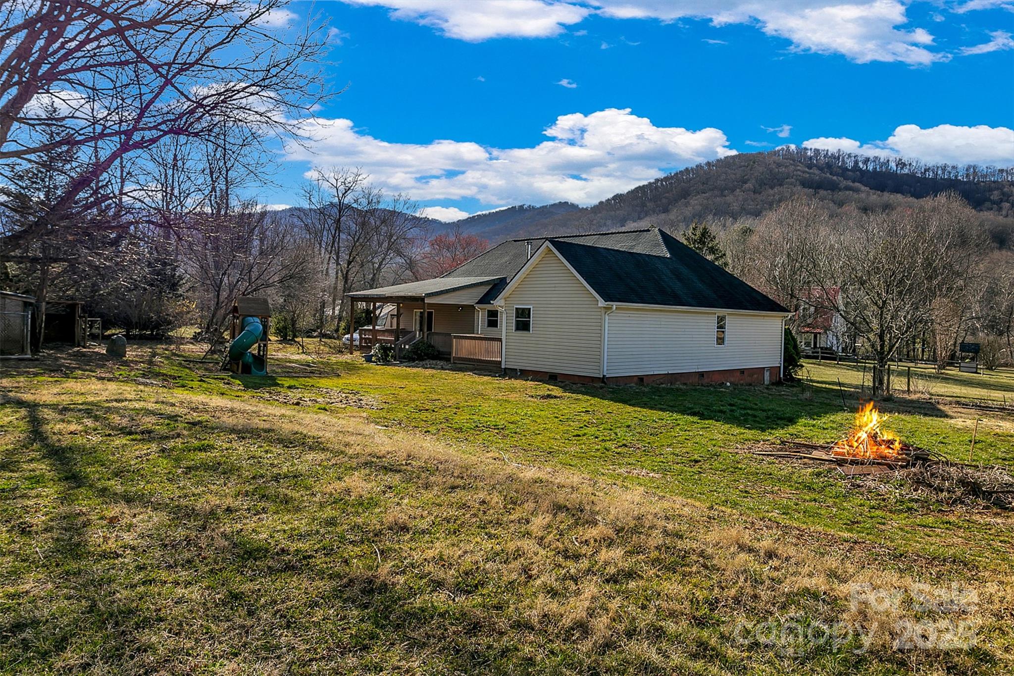 10 Lavender Lane Candler NC 28715
