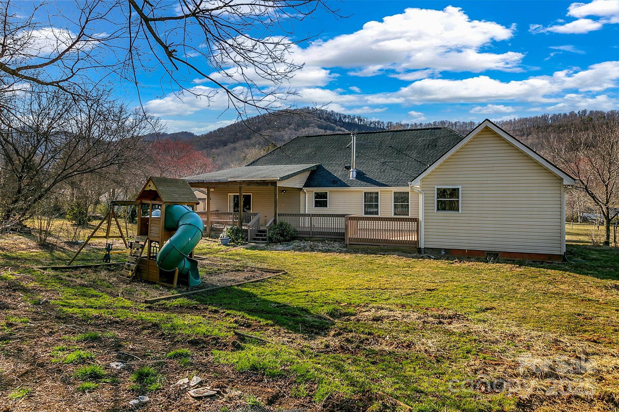 10 Lavender Lane Candler NC 28715