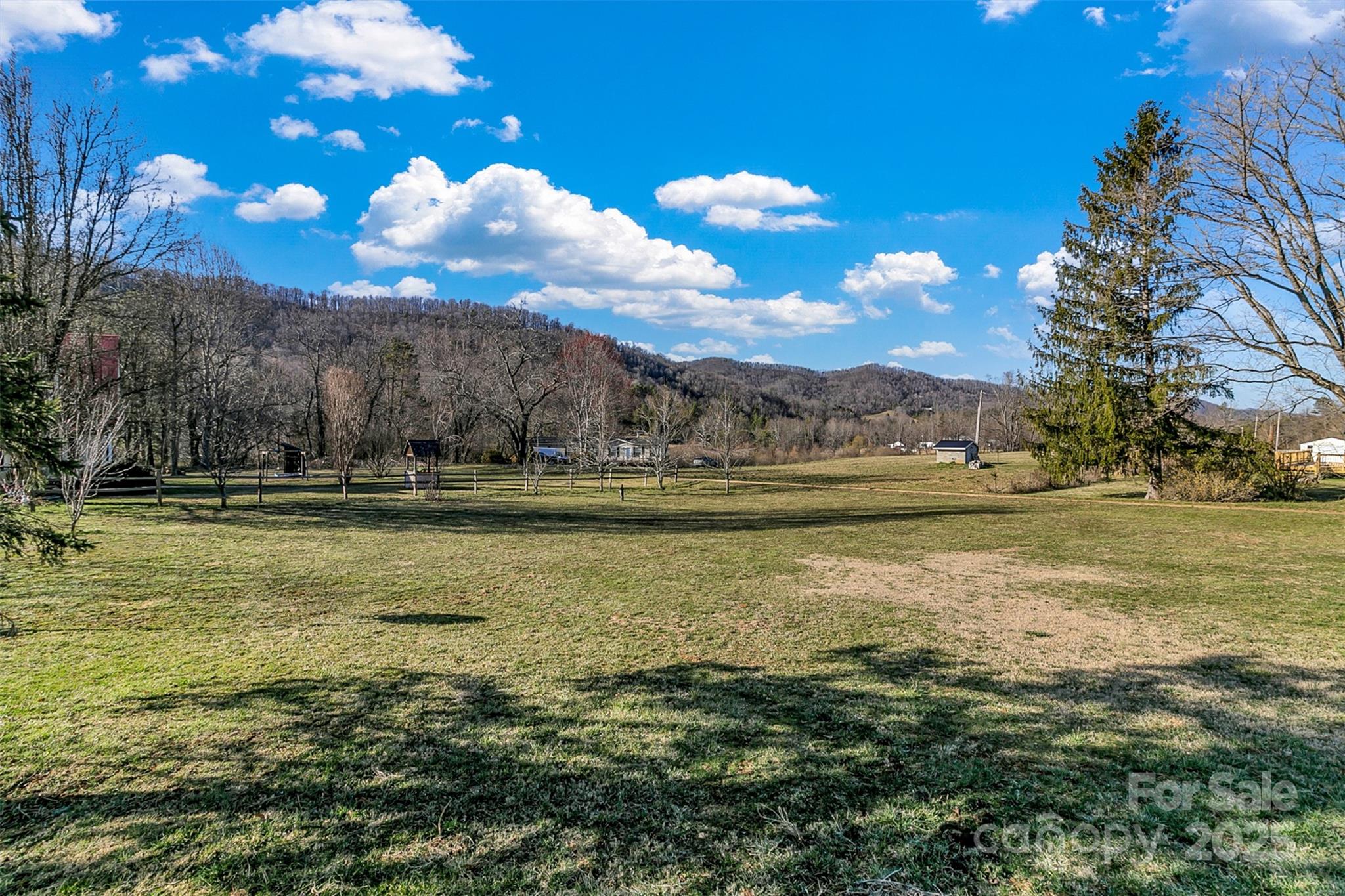 10 Lavender Lane Candler NC 28715
