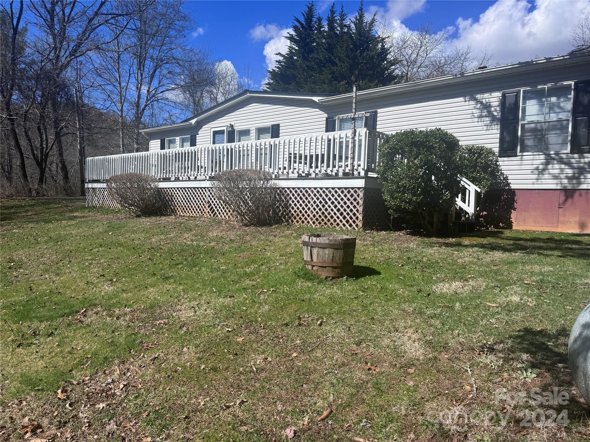 28 Sky Way Lane Burnsville NC 28714