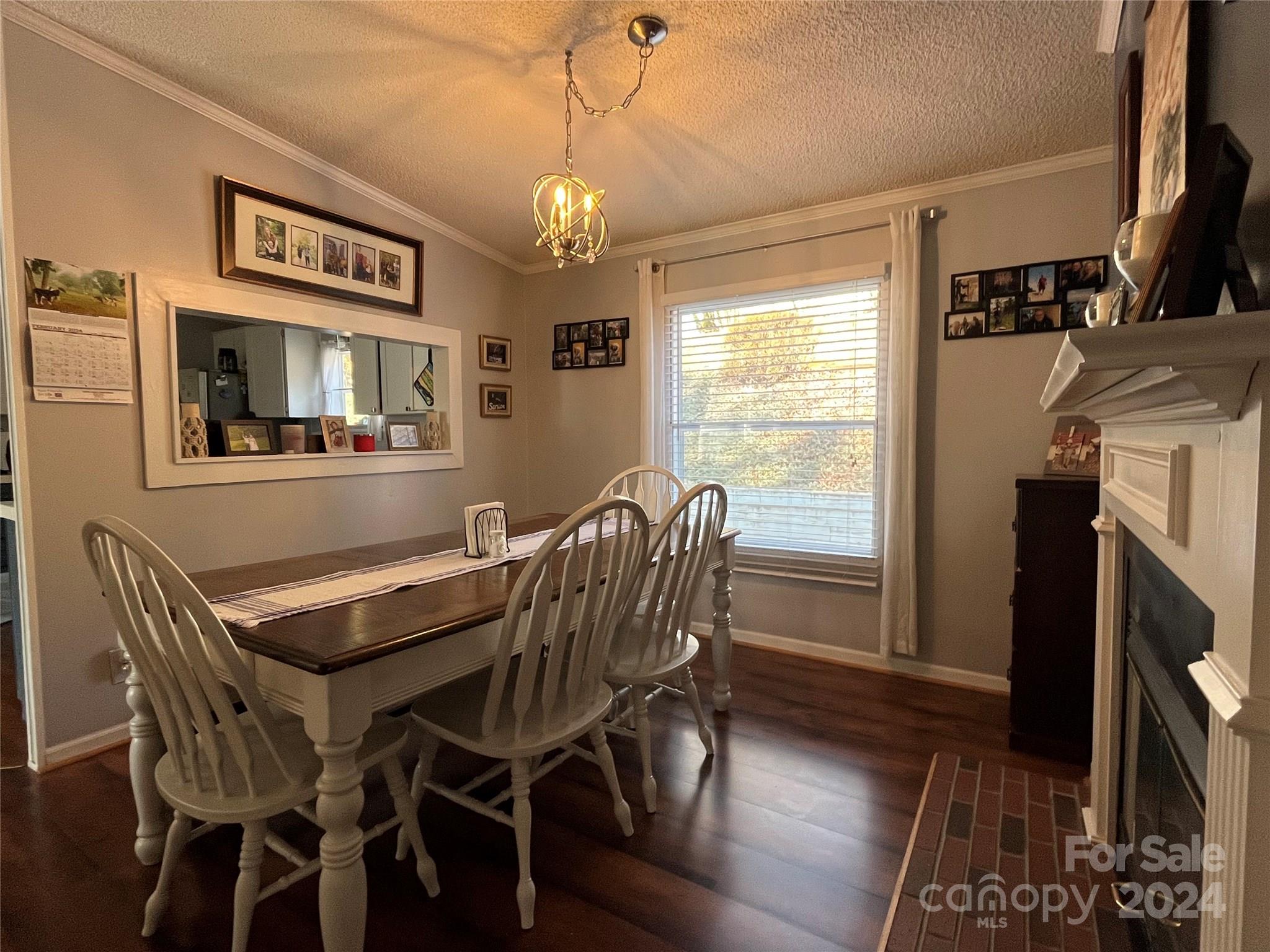 28 Sky Way Lane Burnsville NC 28714
