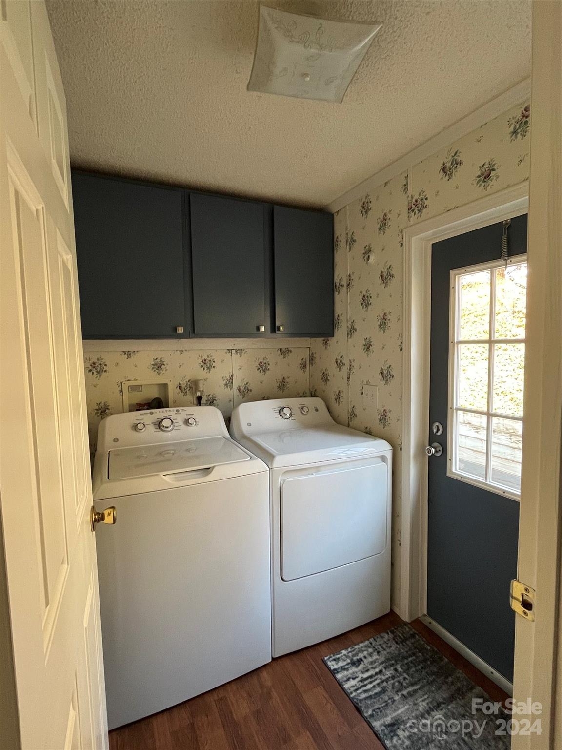 28 Sky Way Lane Burnsville NC 28714
