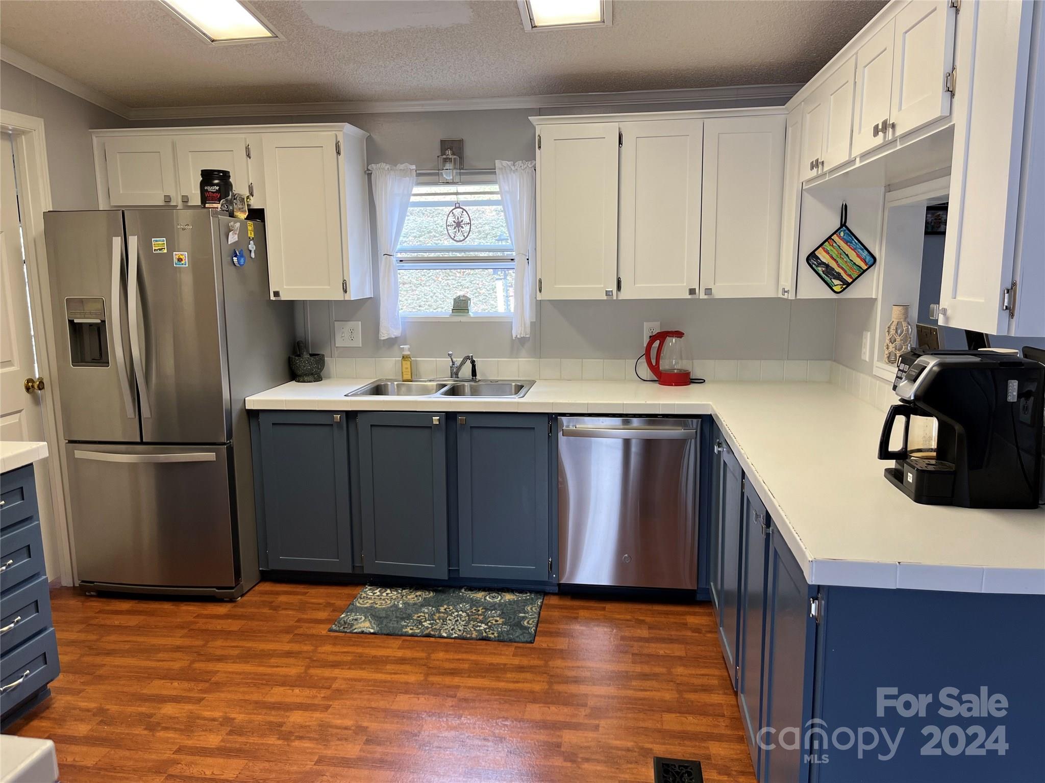 28 Sky Way Lane Burnsville NC 28714