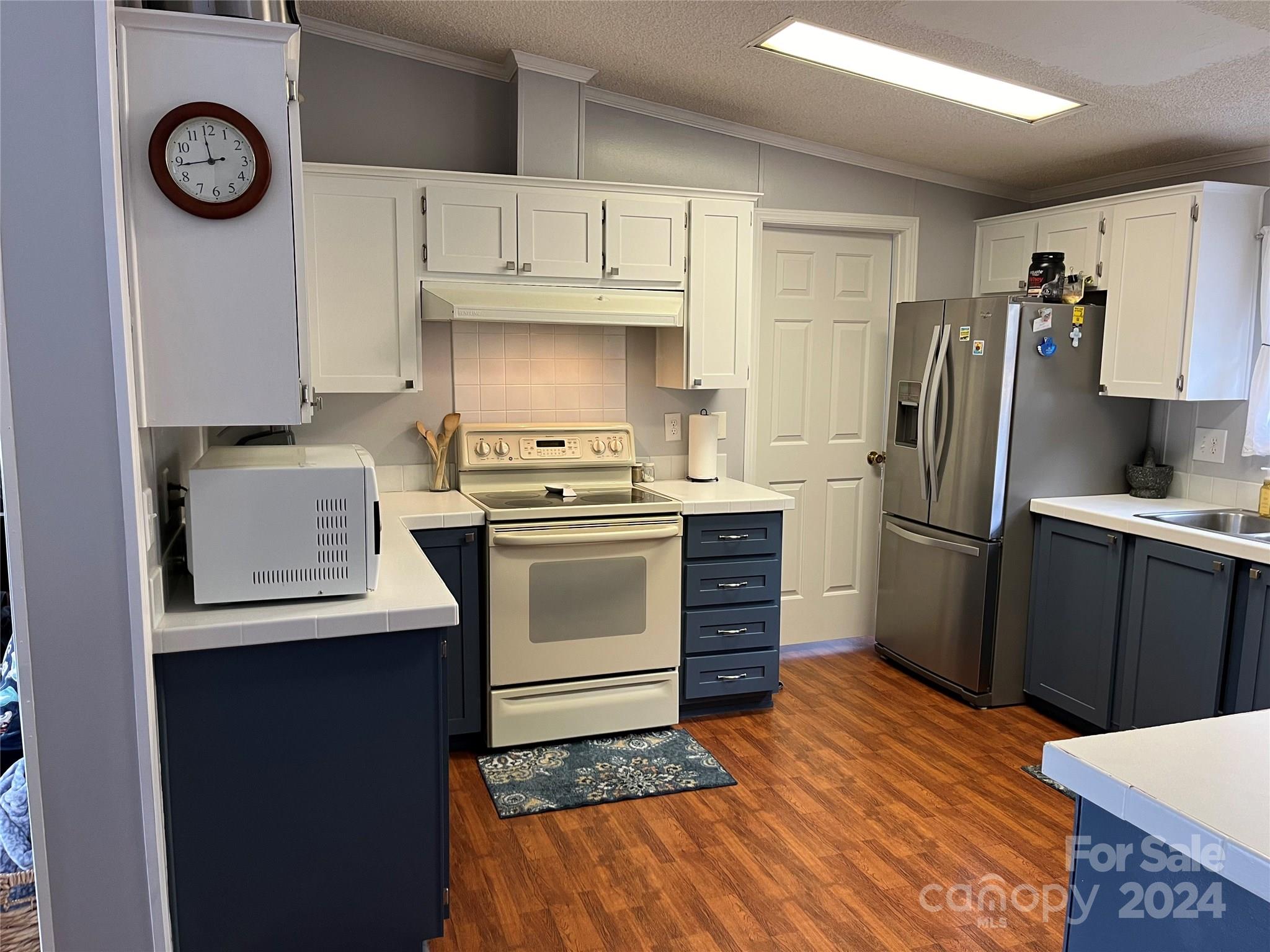 28 Sky Way Lane Burnsville NC 28714