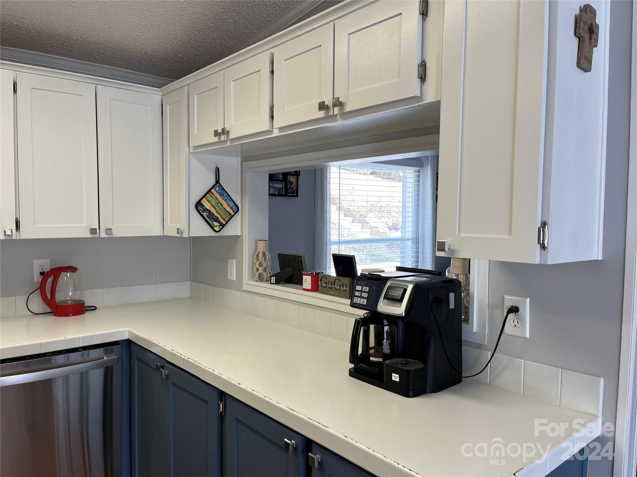 28 Sky Way Lane Burnsville NC 28714