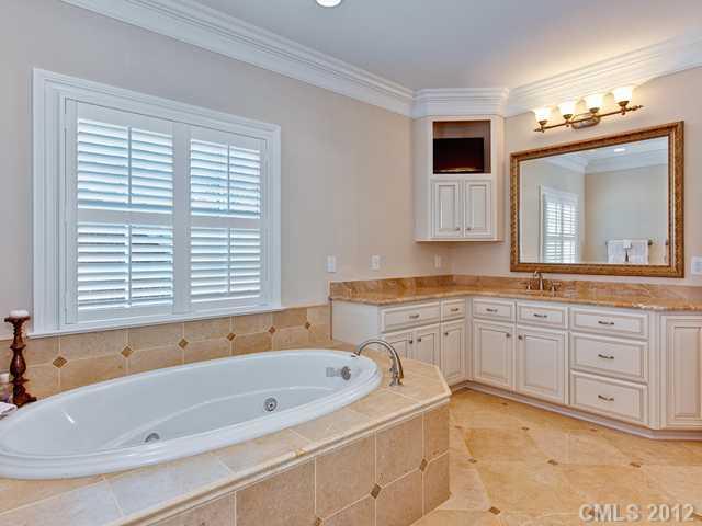 2228 Overhill Road Charlotte NC 28211