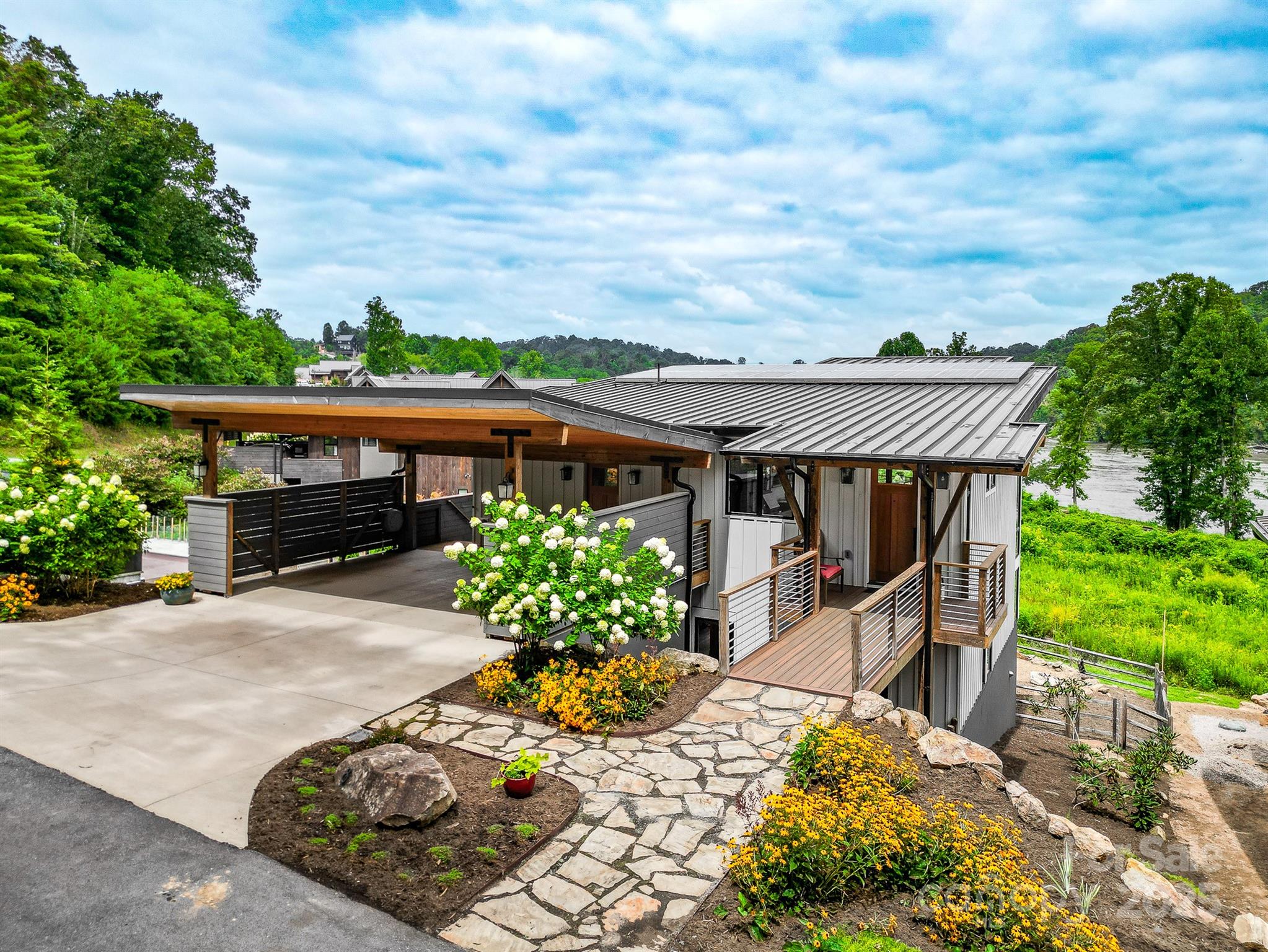 8 Crossvine Alley Asheville NC 28804