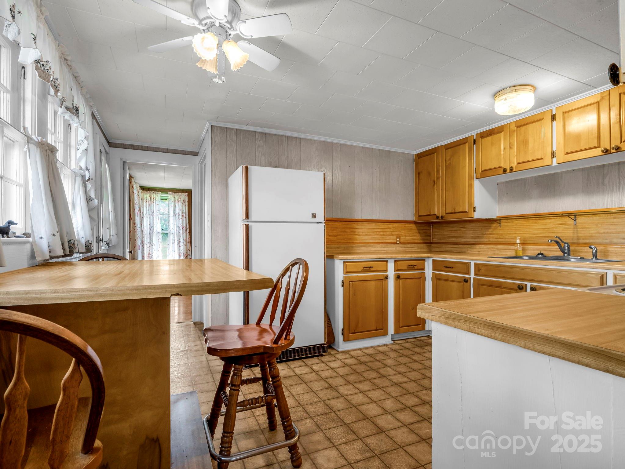 256 School Road Mill Spring NC 28756