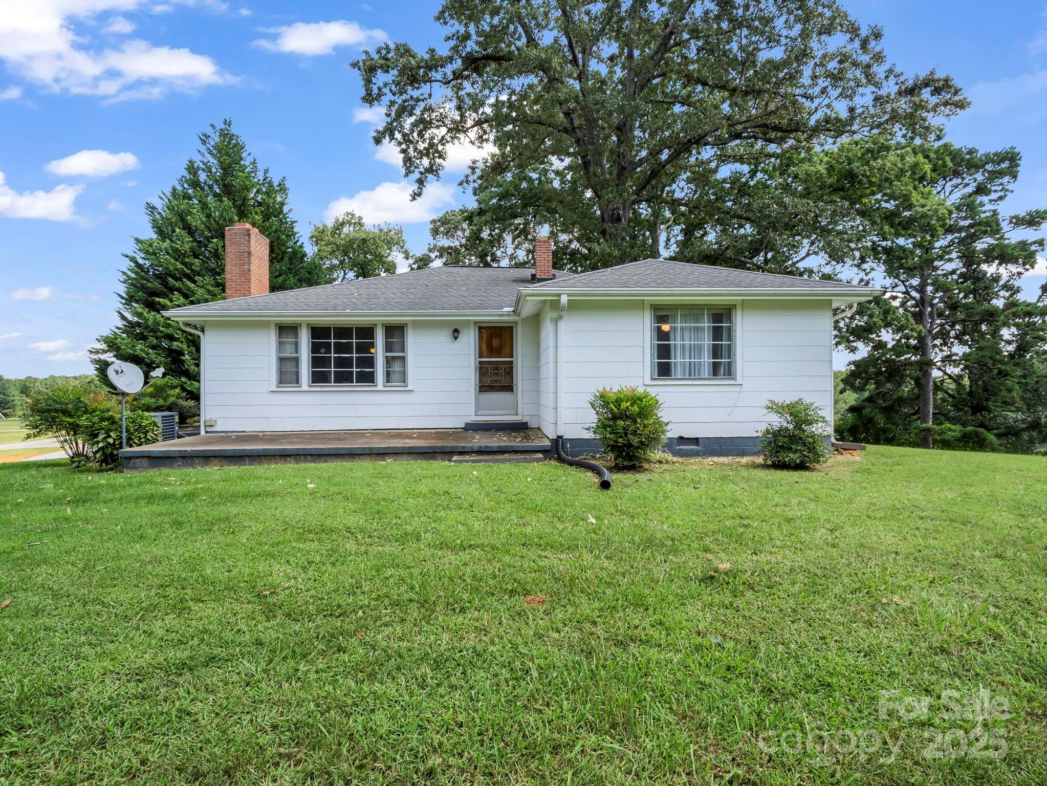256 School Road Mill Spring NC 28756