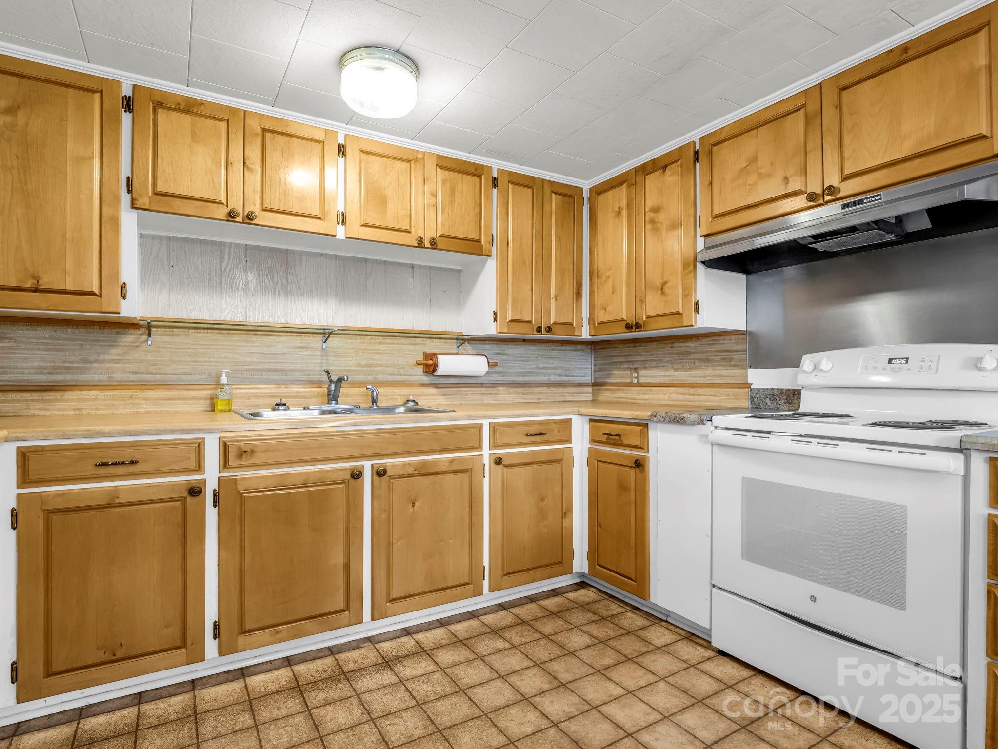 256 School Road Mill Spring NC 28756