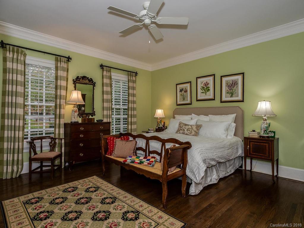 5142 Fairlawn Crescent Court Charlotte NC 28226