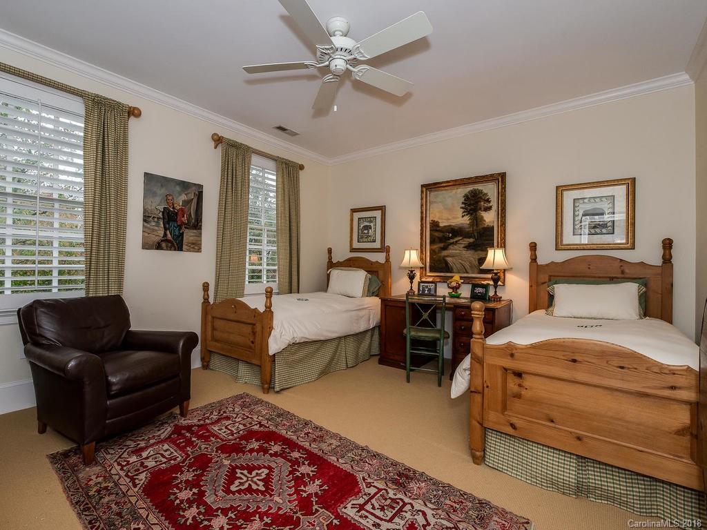 5142 Fairlawn Crescent Court Charlotte NC 28226