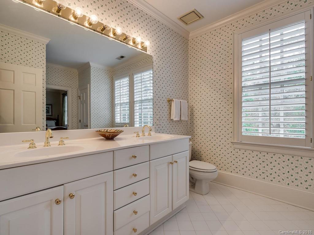 5142 Fairlawn Crescent Court Charlotte NC 28226