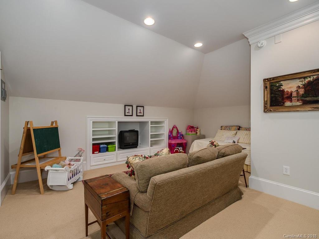 5142 Fairlawn Crescent Court Charlotte NC 28226