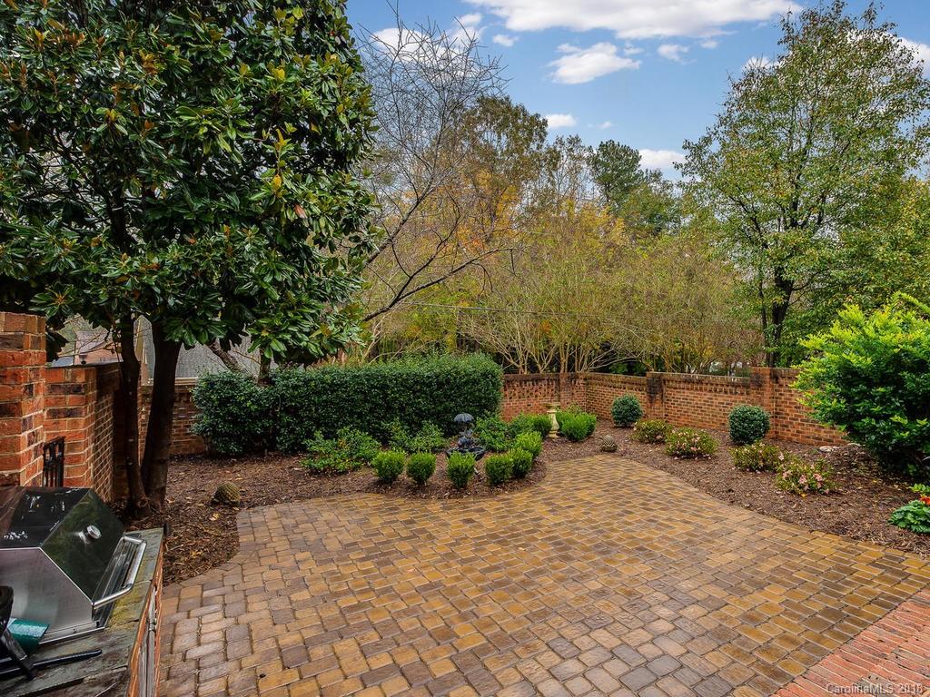 5142 Fairlawn Crescent Court Charlotte NC 28226