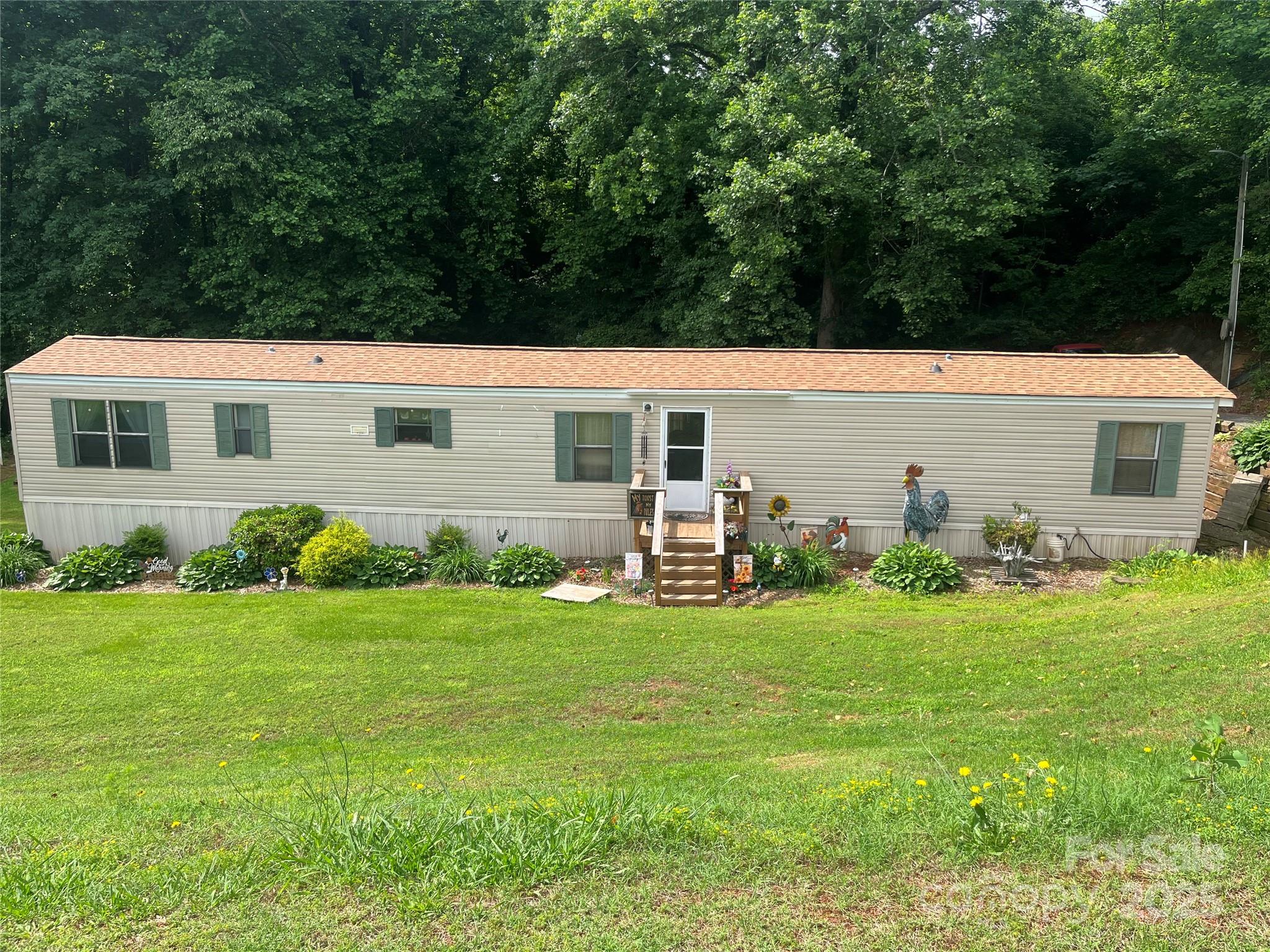 2165 Peanuts Lane Newton NC 28658