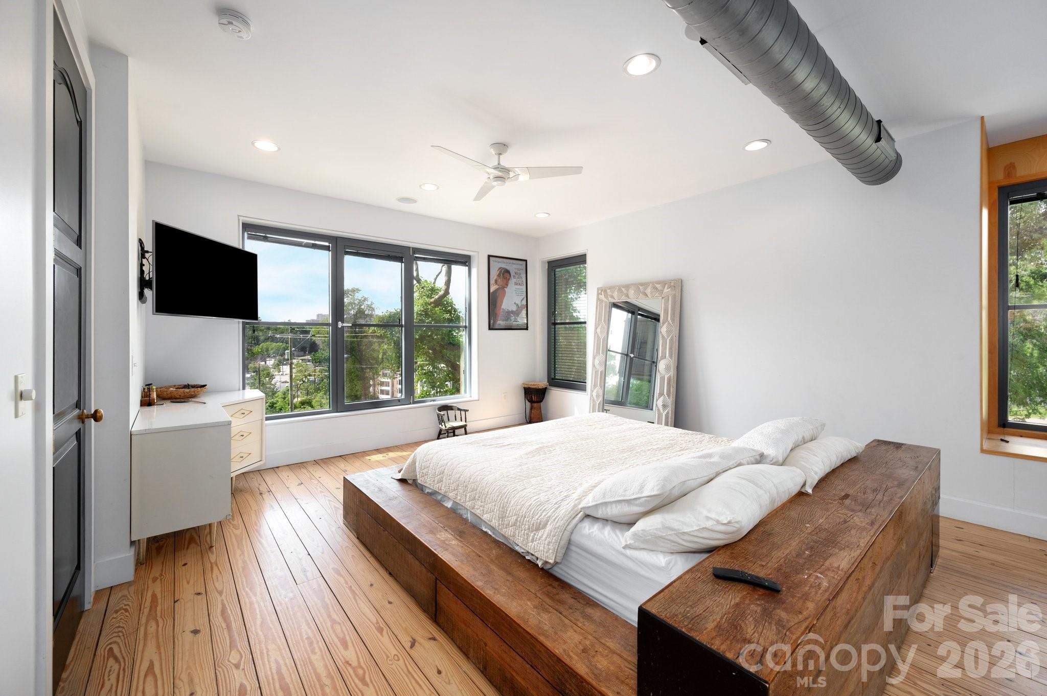 53 Buchanan Place Asheville NC 28801