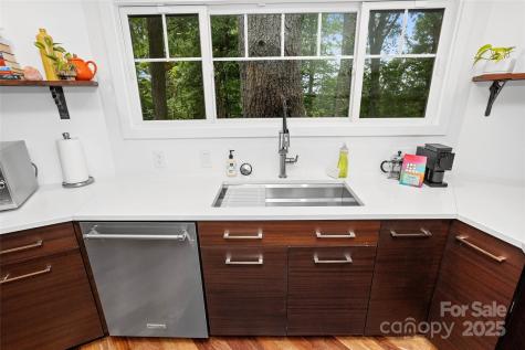 826 Town Mountain Road Asheville NC 28804