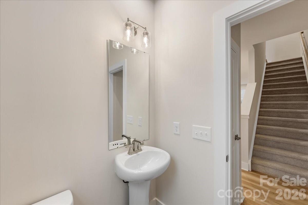 6008 Pivot Court Charlotte NC 28205