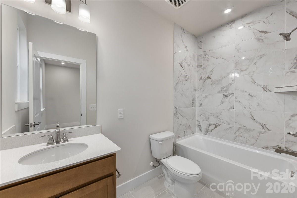 6008 Pivot Court Charlotte NC 28205