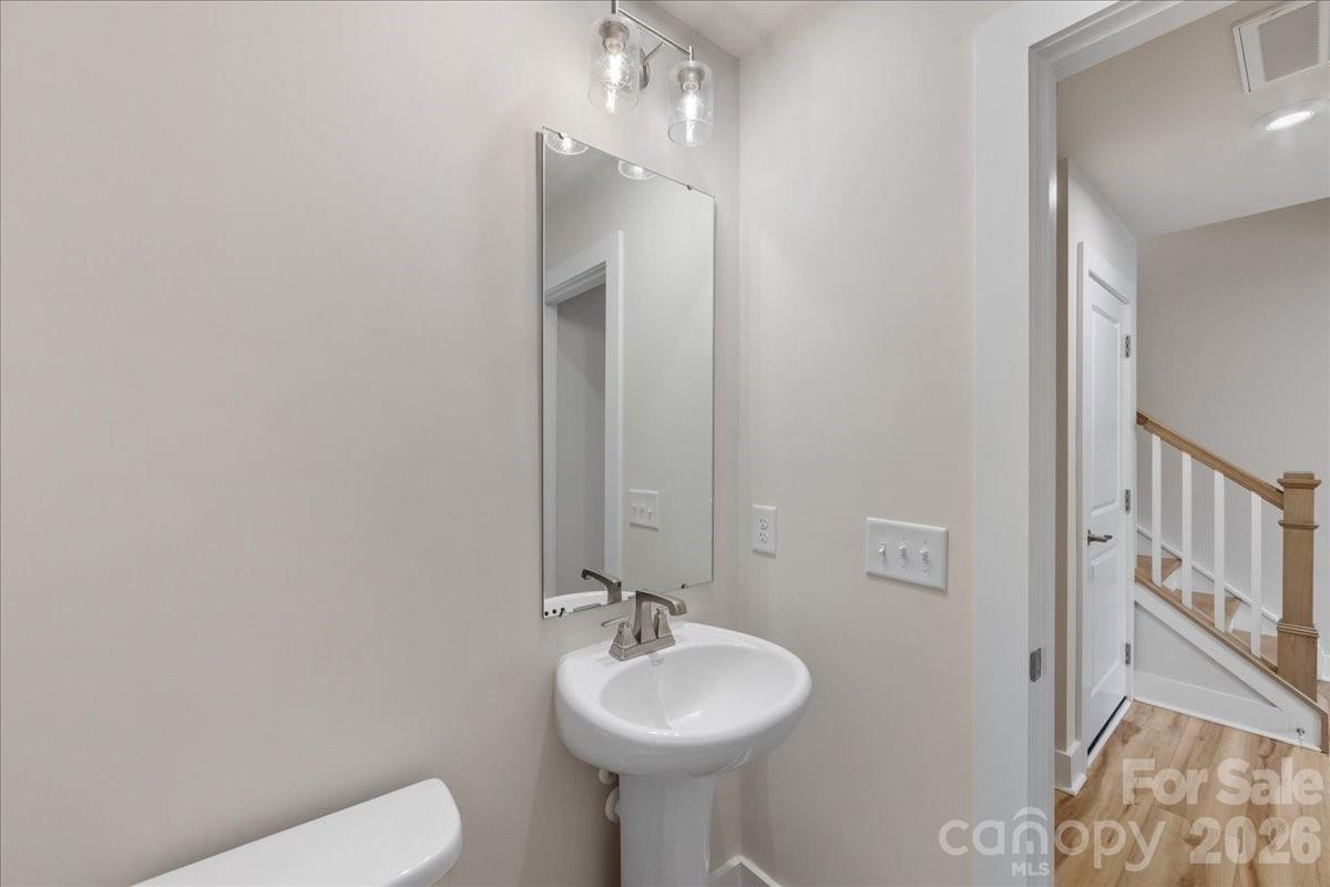 6008 Pivot Court Charlotte NC 28205