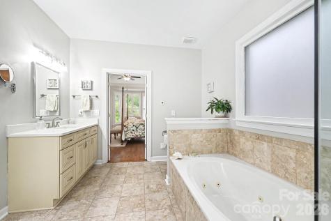 1218 Gateshead Lane Matthews NC 28105