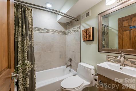 10 Lance Lane Asheville NC 28806