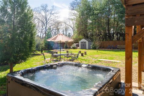 10 Lance Lane Asheville NC 28806