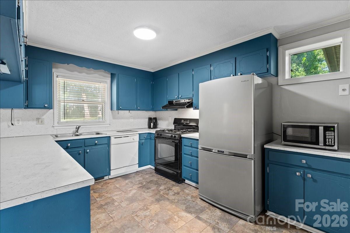 2010 Saratoga Drive Gastonia NC 28056