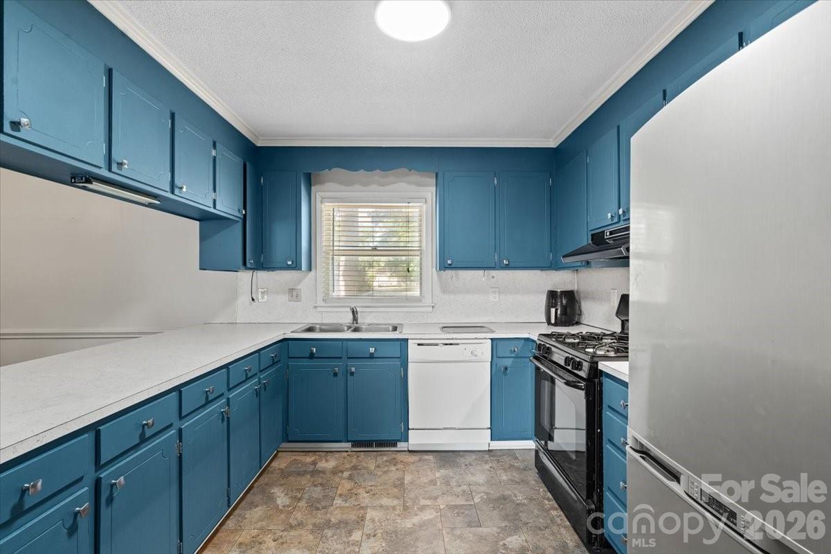 2010 Saratoga Drive Gastonia NC 28056