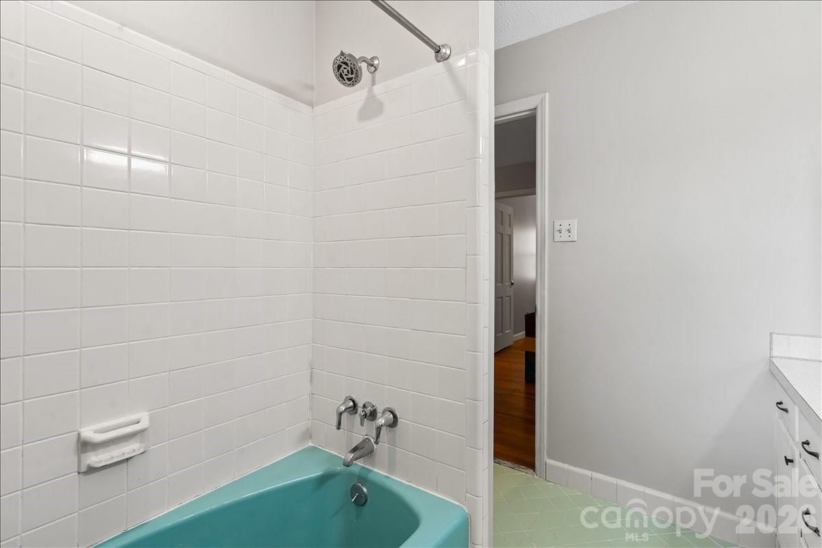 2010 Saratoga Drive Gastonia NC 28056