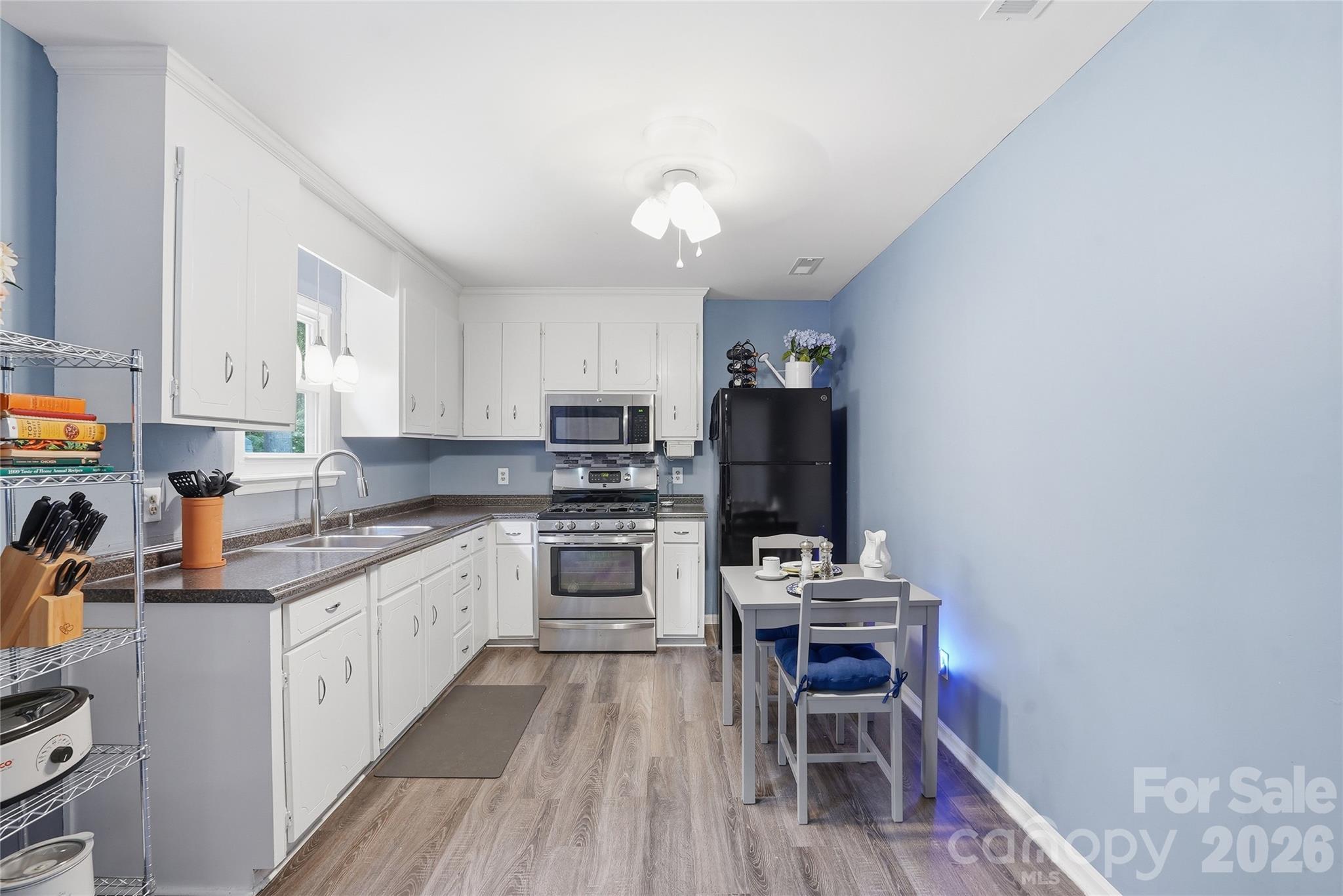 6804 Delta Lake Drive Charlotte NC 28215