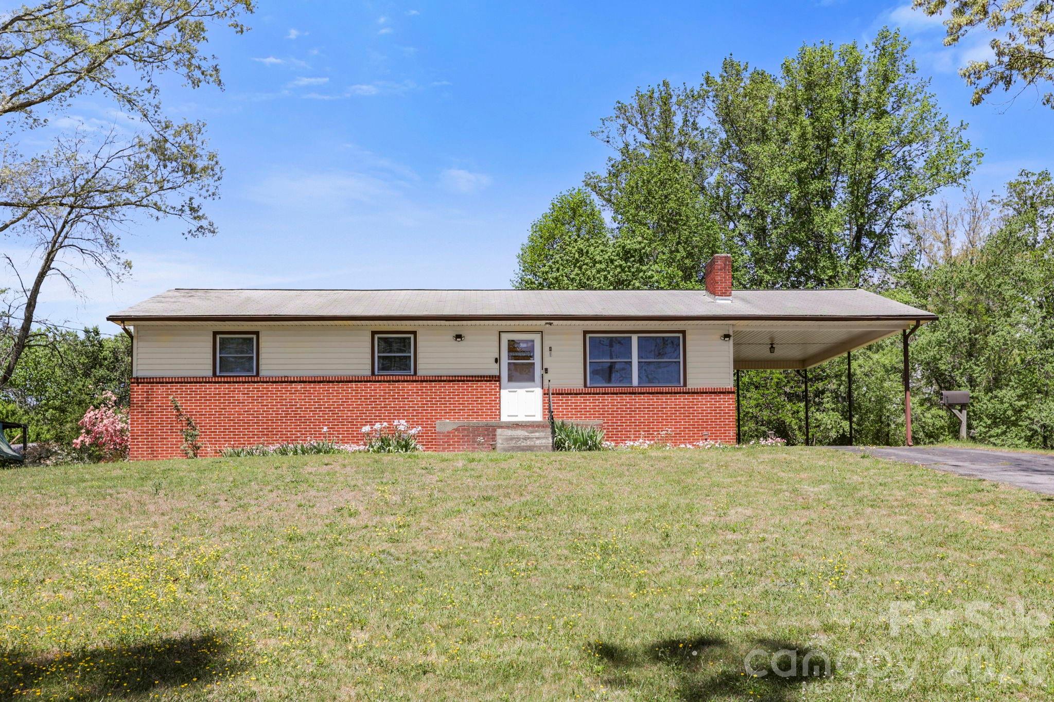 41 Hartshorn Drive Candler NC 28715