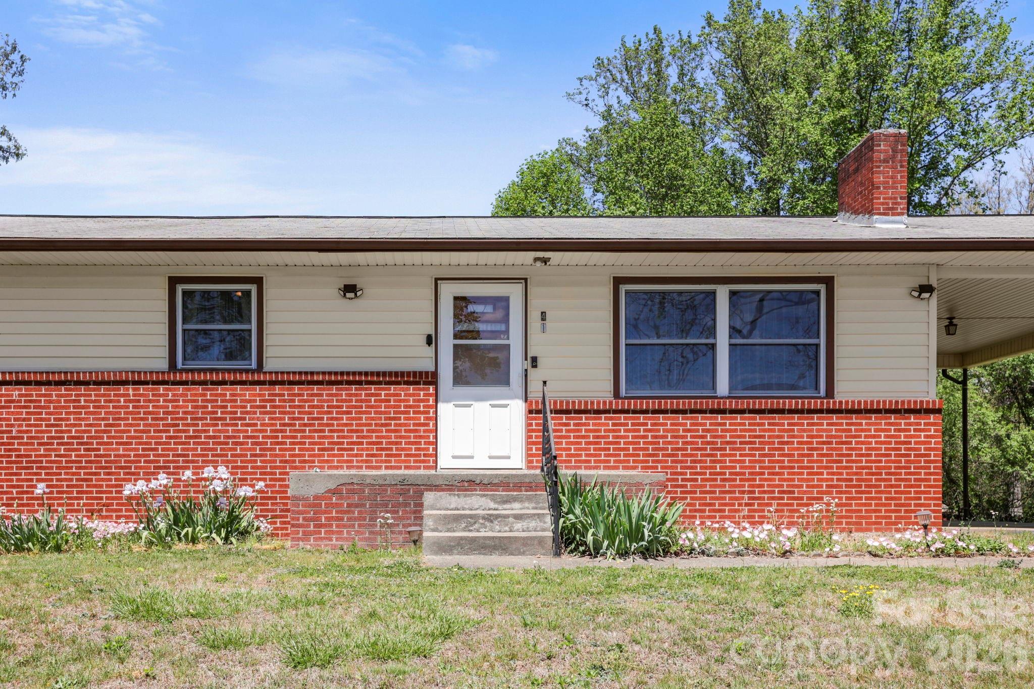 41 Hartshorn Drive Candler NC 28715
